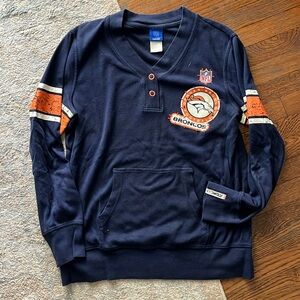 BRONCO VNeck Button  Size L